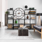 Klasické dizajnové hodiny na stenu nesmú chýbať v žiadnej domácnosti.