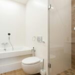 Tipy na výber sprchových dverí – faktory, na ktoré sa zamerať pre ideálne sprchové dvere do kúpeľne.